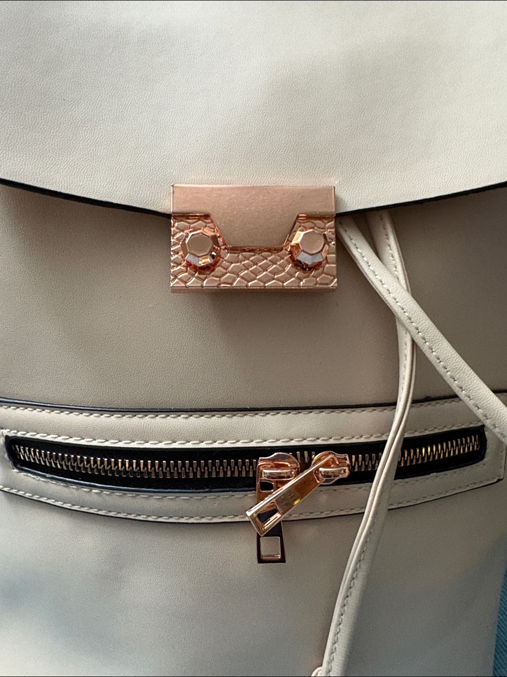 Cream Leatherette Backpack with Rose Gold Hardware. NWOT🌸 - Picture 2 of 5